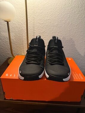 Nike Free Metcon 6 blk/white -7.5W